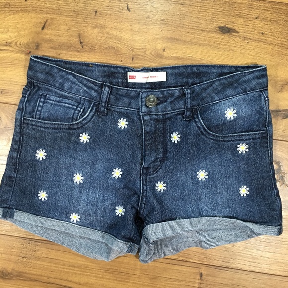 Levis Pants - Levis Shorty Shorts (juniors) size 14 like new Levis Pants - Levis Shorty Shorts (juniors) size 14 like new